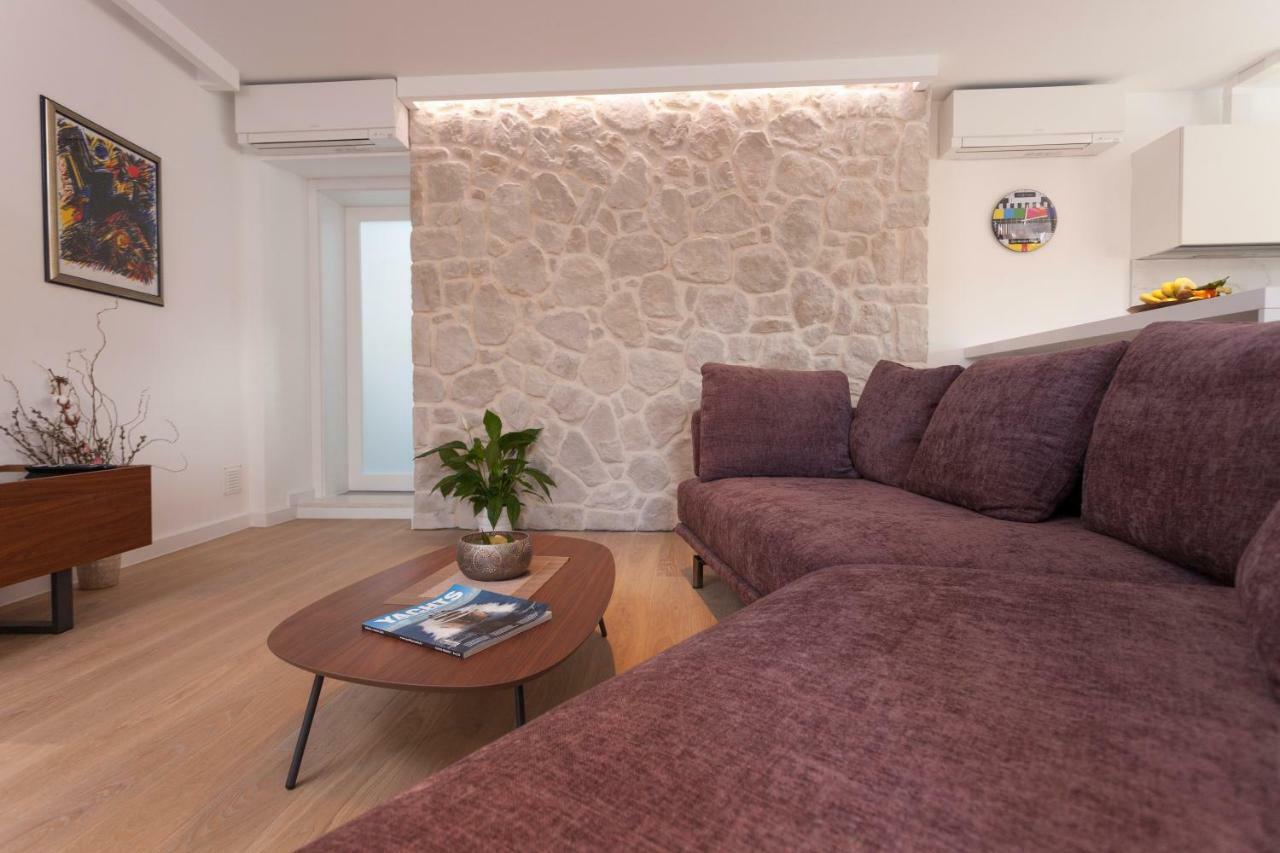 The Square Makarska, Lux App In The Heart Of The City Exterior photo
