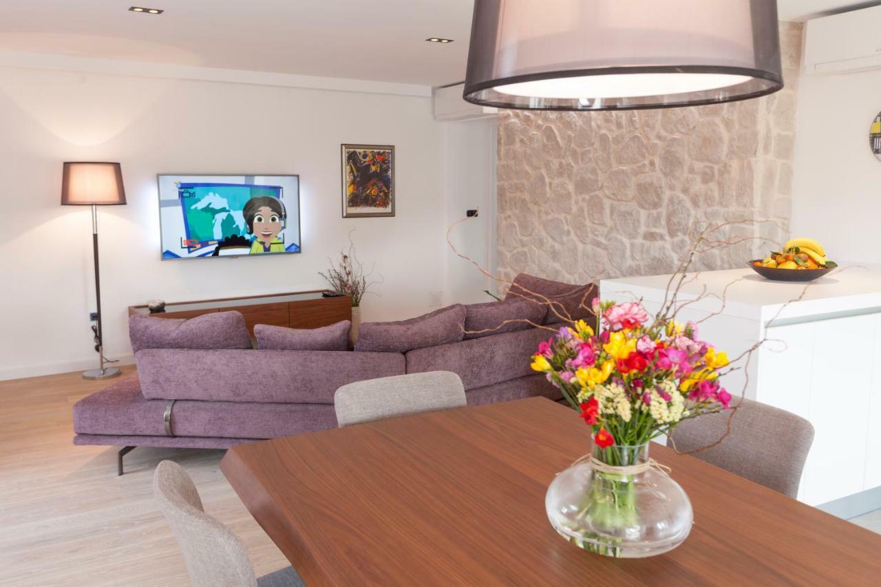 The Square Makarska, Lux App In The Heart Of The City Exterior photo